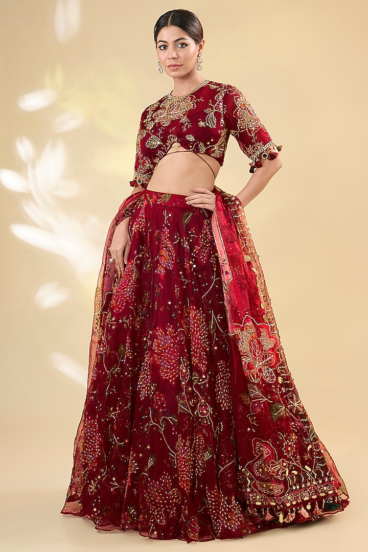 Red Organza & Shantoon Embroidered Bridal Lehenga Set by Mahima Mahajan at Pernia's Pop Up Shop