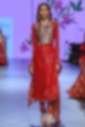 Red Organza & Lurex Georgette Embroidered Kurta Set by Mahima Mahajan at Pernia's Pop Up Shop