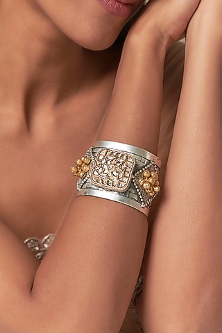 Black Rhodium Finish Kundan Polki Bracelet by Moh-Maya by Disha Khatri