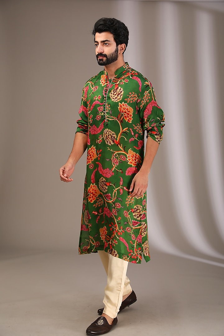 Green Satin Organza Printed Kurta Set by Mahima Mahajan Men at Pernia's Pop Up Shop