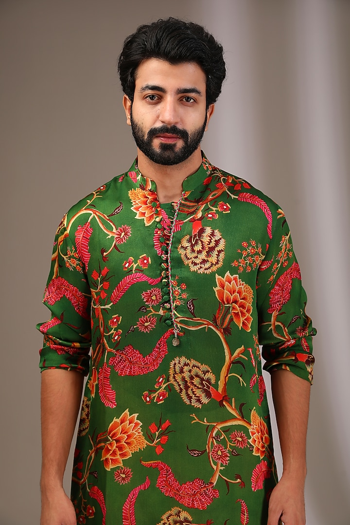Green Satin Organza Printed Kurta Set by Mahima Mahajan Men at Pernia's Pop Up Shop