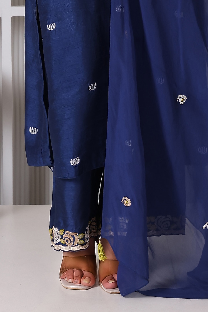 Blue Silk Machine Embroidered Kurta Set by Monarch at Pernia's Pop Up Shop