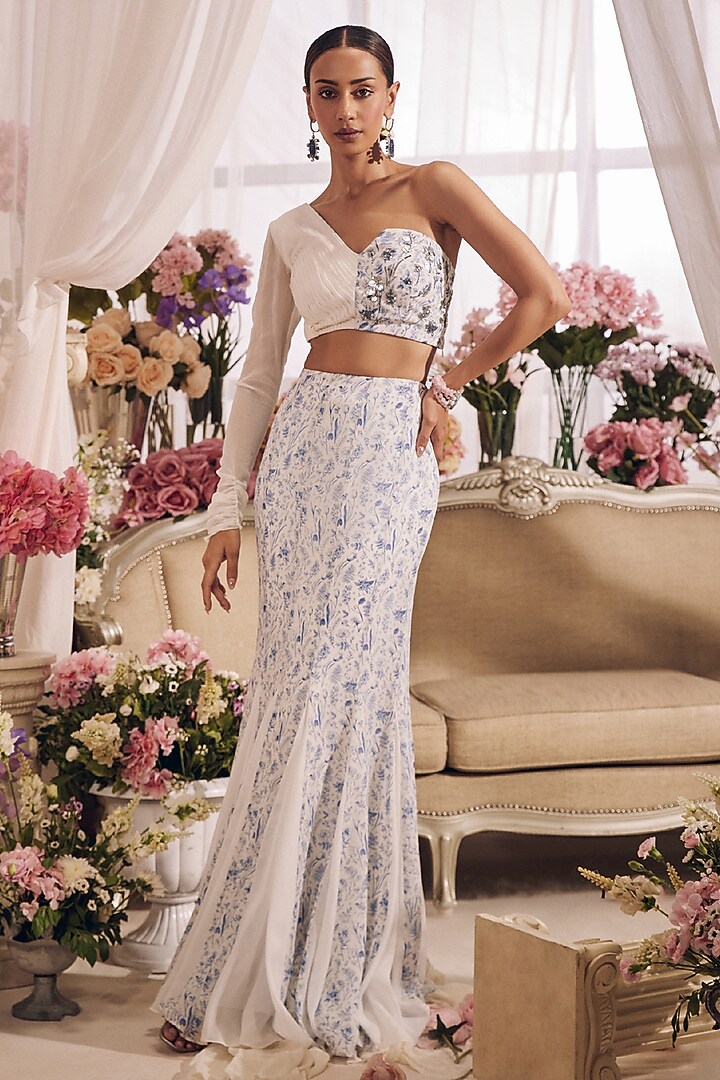 White Georgette Fish-Cut Skirt Set by Monarch at Pernia's Pop Up Shop