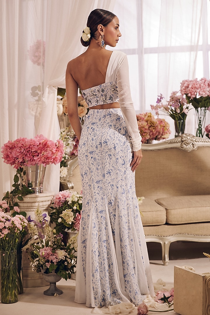 White Georgette Fish-Cut Skirt Set by Monarch at Pernia's Pop Up Shop