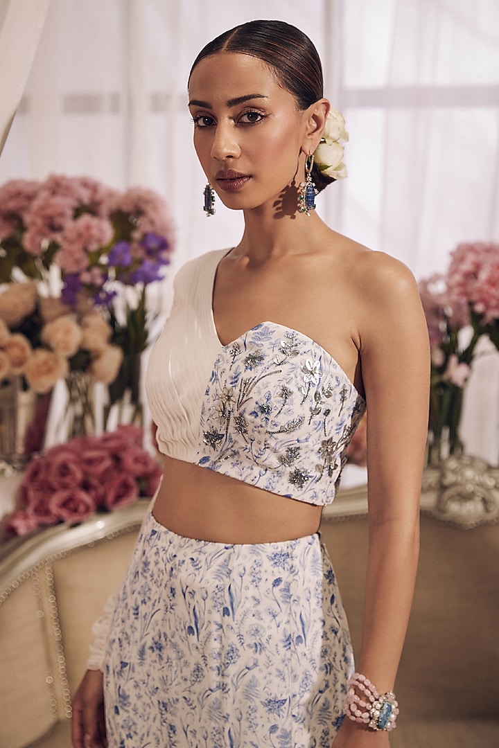 White Georgette Fish-Cut Skirt Set by Monarch at Pernia's Pop Up Shop