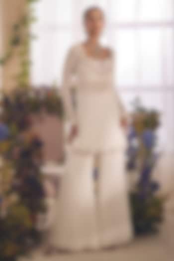 Off-White Pure Georgette Hand Embroidered Kurta Set by Monarch at Pernia's Pop Up Shop