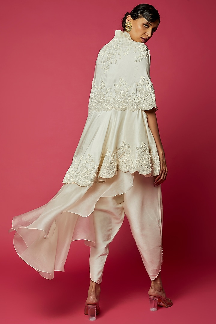 Ivory Dupion Embroidered Cape Set by Minaxi Dadoo at Pernia's Pop Up Shop