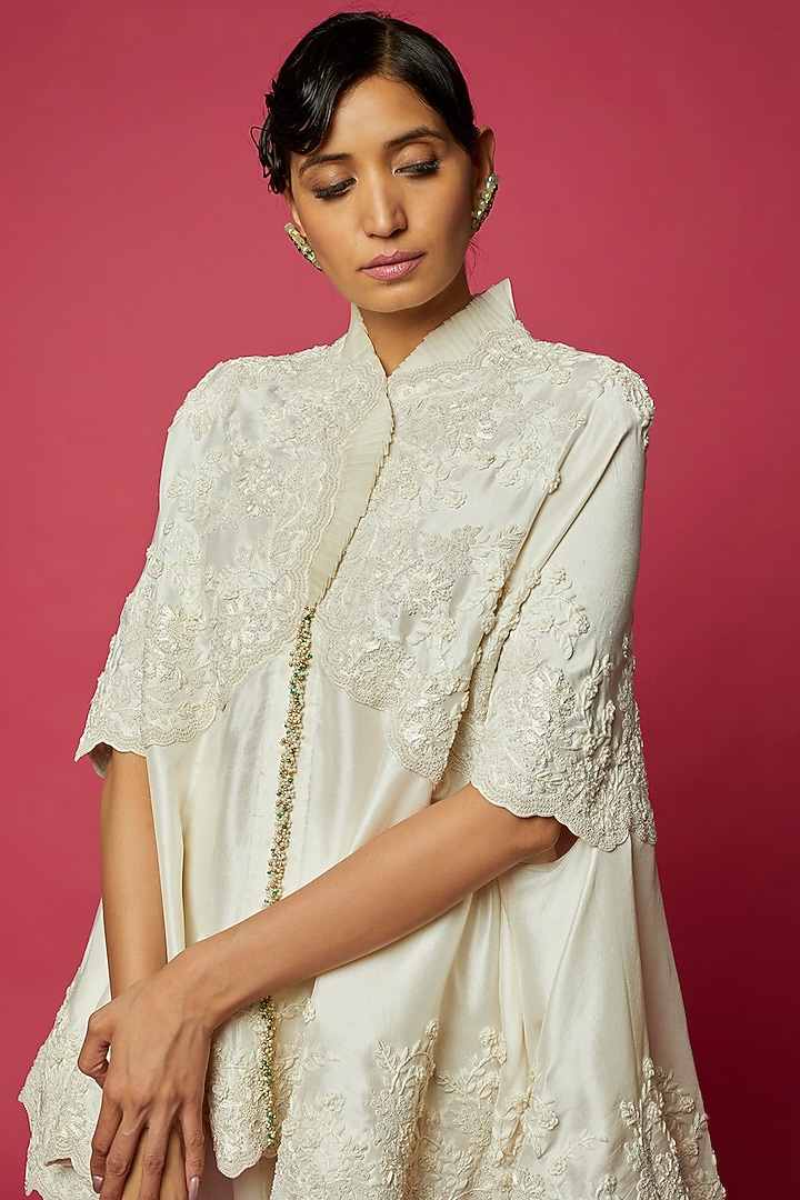 Ivory Dupion Embroidered Cape Set by Minaxi Dadoo at Pernia's Pop Up Shop