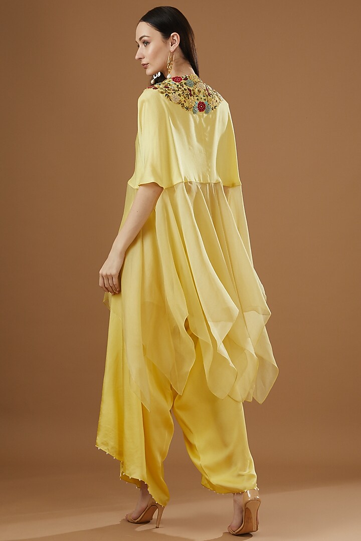 Yellow Dupion & Organza Hankey Cape Set by Minaxi Dadoo at Pernia's Pop Up Shop