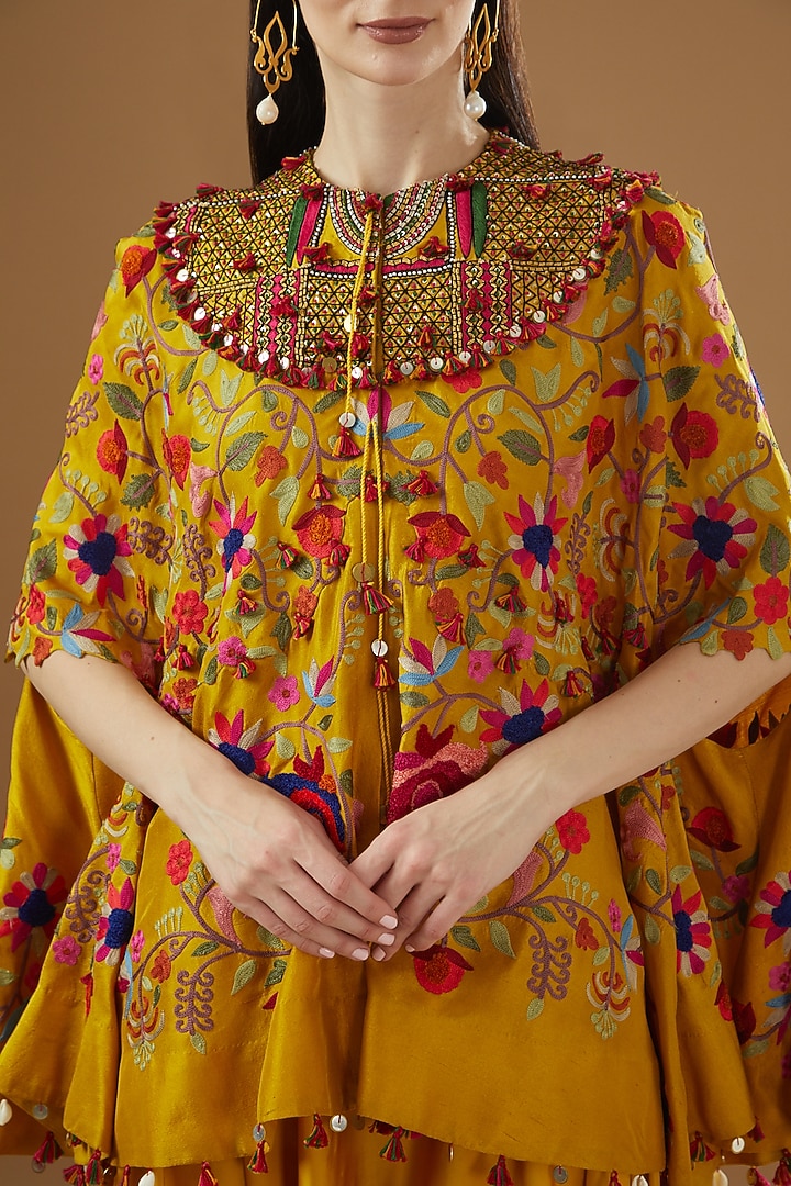Yellow Dupion Cape Set by Minaxi Dadoo at Pernia's Pop Up Shop