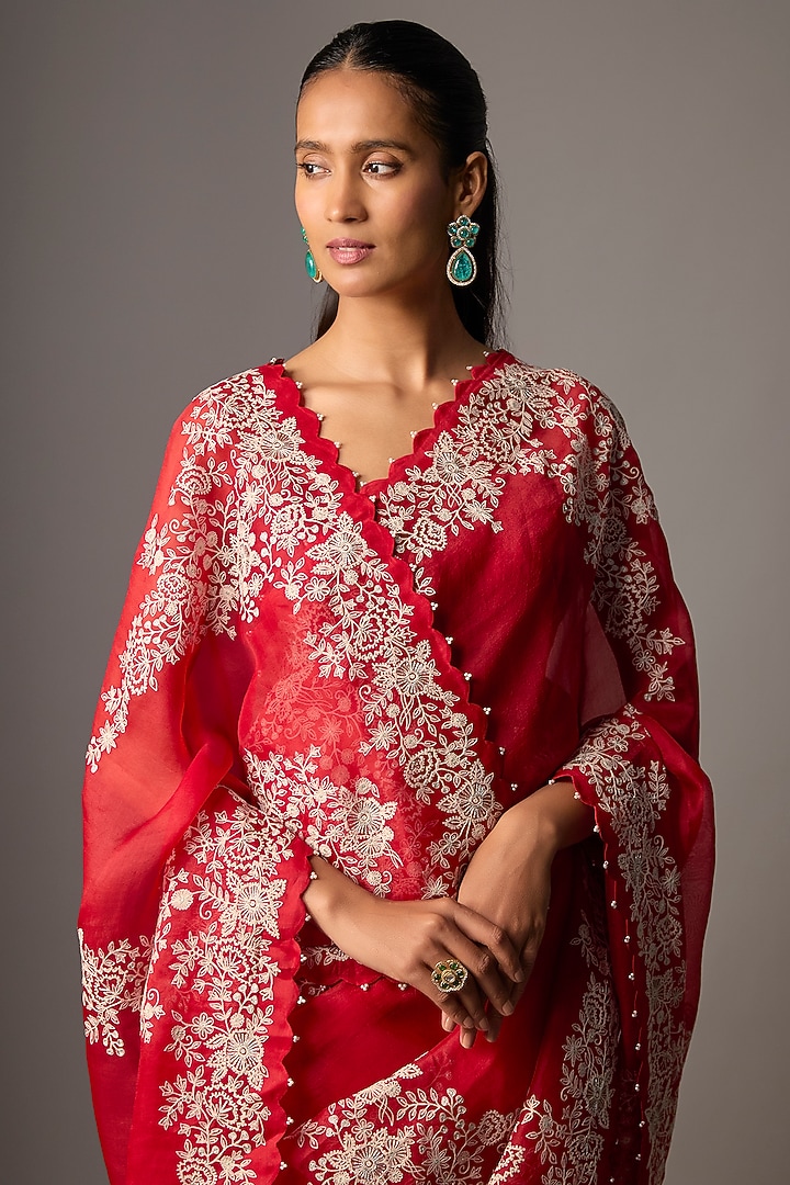 Red Organza Thread Embroidered Reception Saree Set by Minaxi Dadoo at Pernia's Pop Up Shop