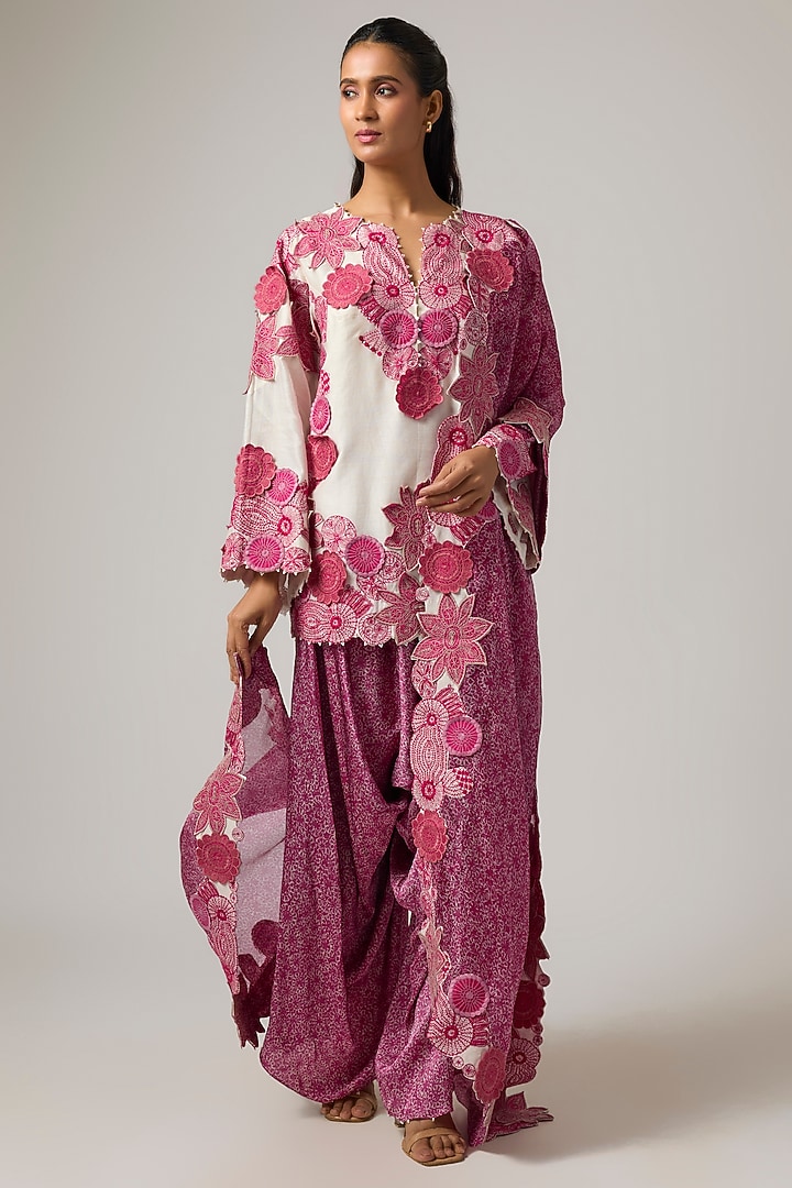Ivory & Rani Pink Chanderi Thread Work Kurta Set by Minaxi Dadoo at Pernia's Pop Up Shop