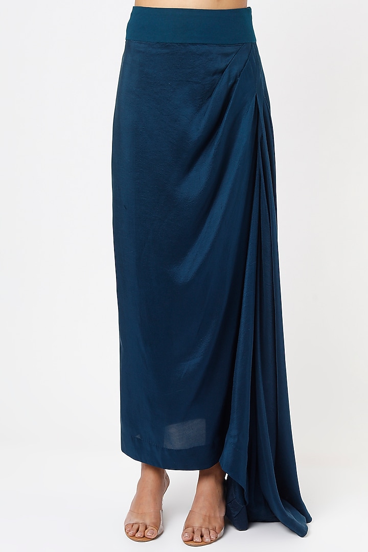 Midnight Embroidered Cape Set by Minaxi Dadoo at Pernia's Pop Up Shop