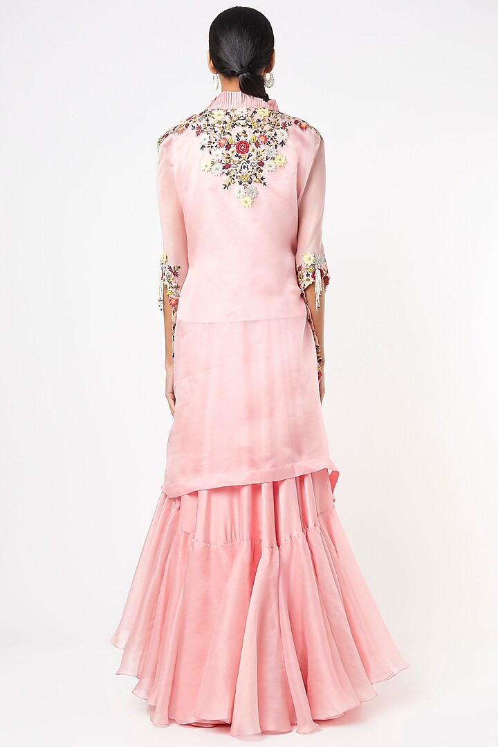 Pink Embroidered Cape Set by Minaxi Dadoo at Pernia's Pop Up Shop