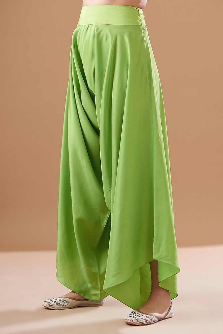 Green Silk & Organza Embroidered Kurta Set by Minaxi Dadoo at Pernia's Pop Up Shop
