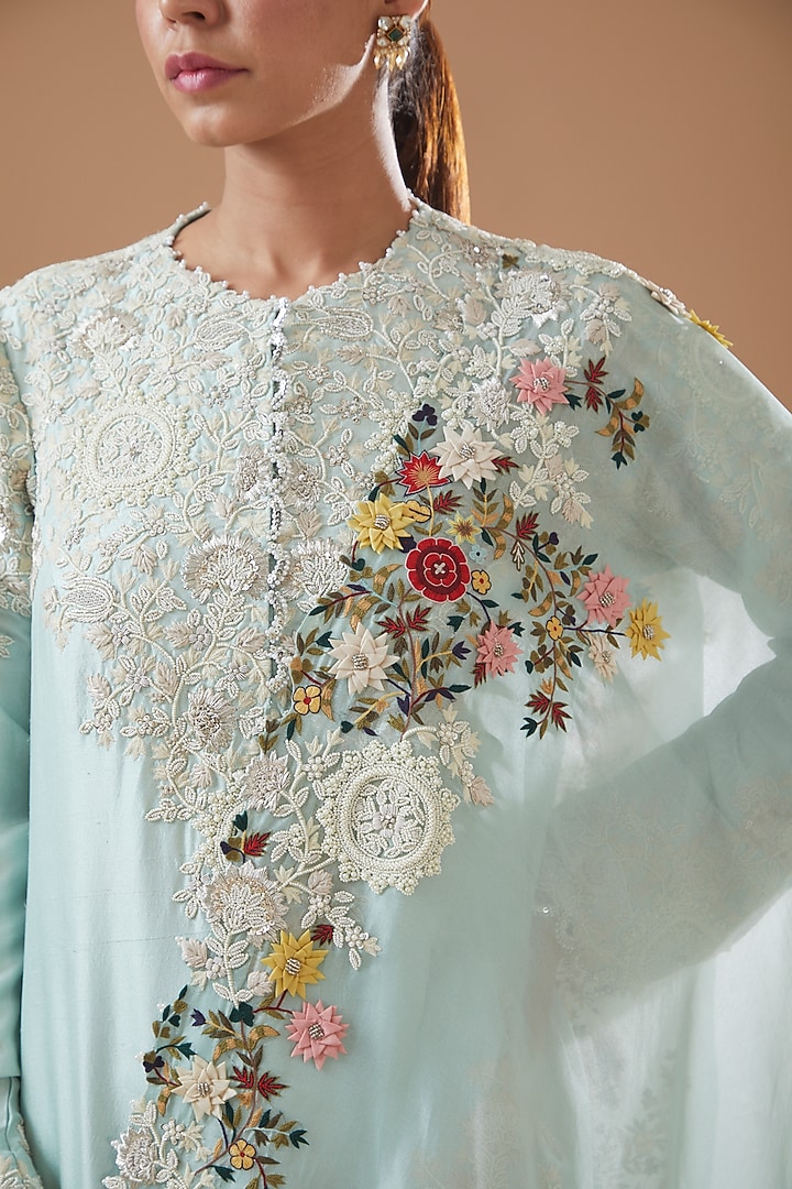 Powder Blue Embroidered Kurta Set by Minaxi Dadoo at Pernia's Pop Up Shop