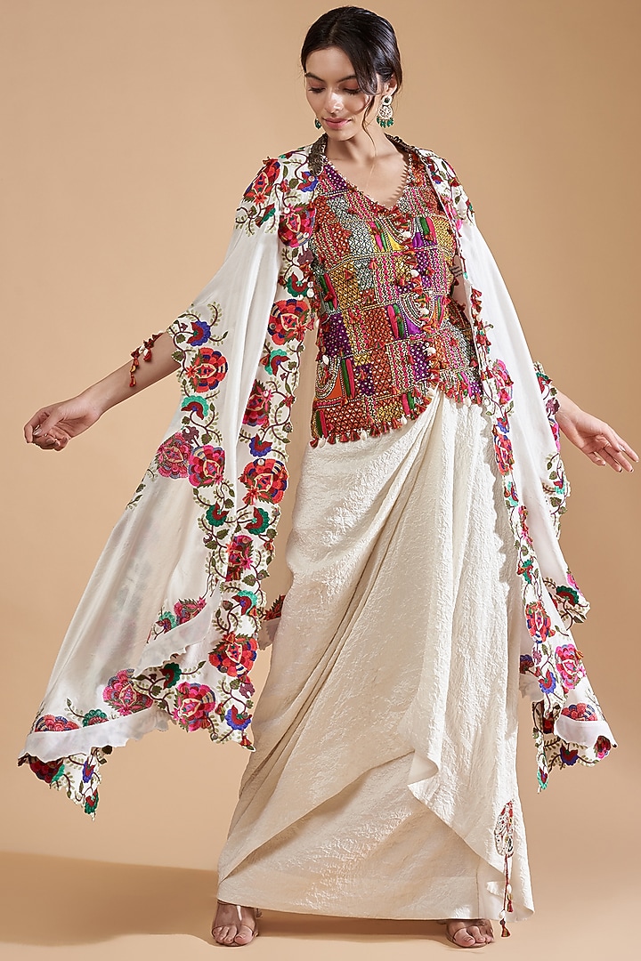 Ivory Dupion Embroidered Cape Set by Minaxi Dadoo at Pernia's Pop Up Shop