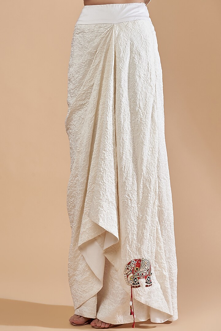 Ivory Dupion Embroidered Cape Set by Minaxi Dadoo at Pernia's Pop Up Shop