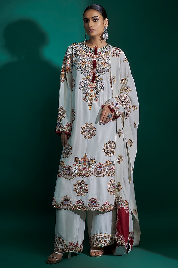 Ivory Dupion Mirror Embroidered Kurta Set by Minaxi Dadoo