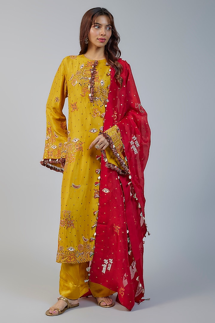 Yellow Silk Thread & Sequins Embroidered Straight Kurta Set by Minaxi Dadoo at Pernia's Pop Up Shop