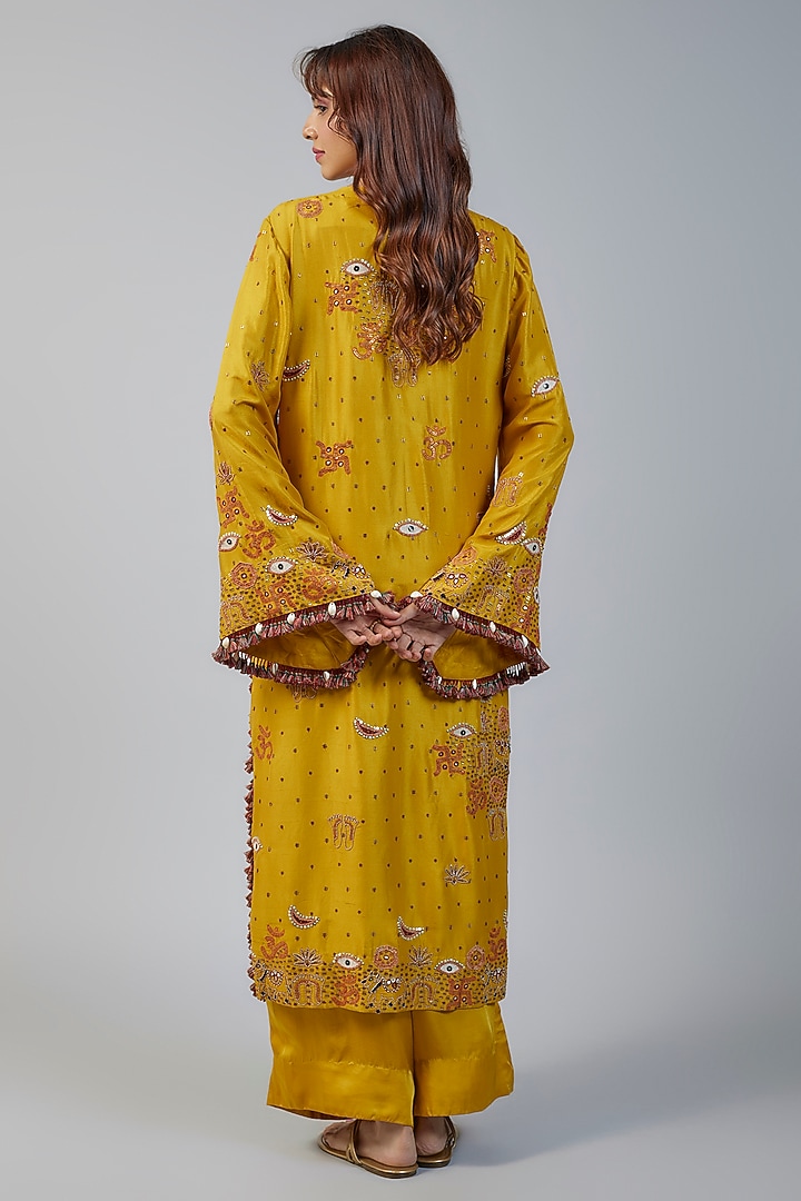 Yellow Silk Thread & Sequins Embroidered Straight Kurta Set by Minaxi Dadoo at Pernia's Pop Up Shop