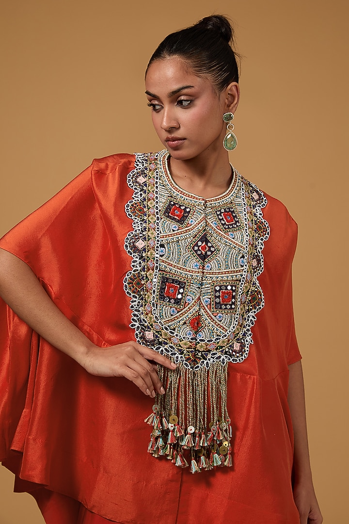 Red Silk Thread Work Cape Set by Minaxi Dadoo at Pernia's Pop Up Shop