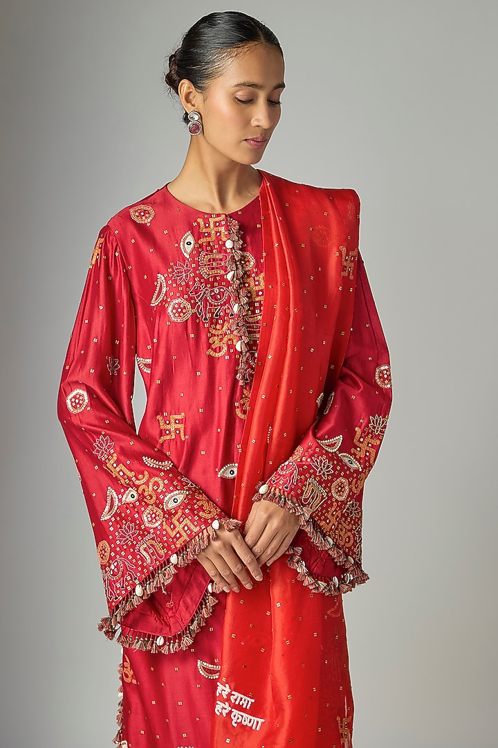 Red Dupion Silk Embroidered Straight Kurta Set by Minaxi Dadoo at Pernia's Pop Up Shop