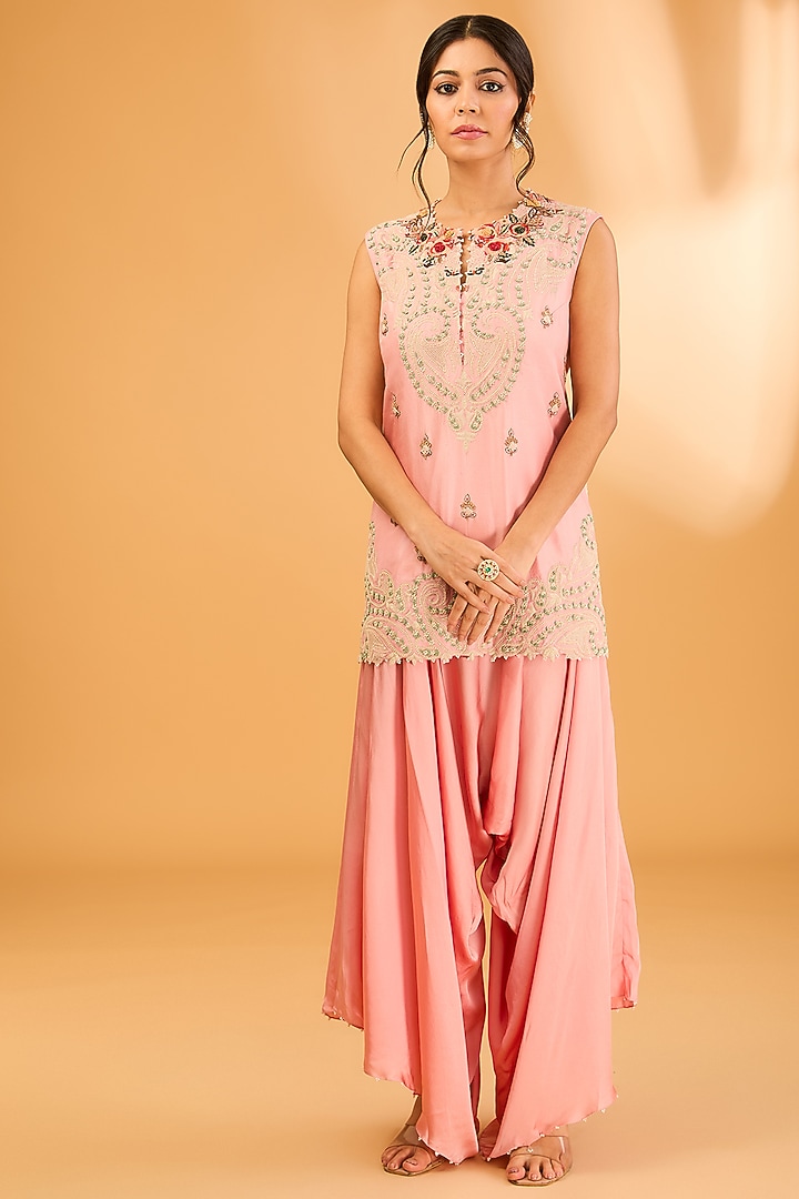 Pink Dupion Threadwork Short Kurta Set by Minaxi Dadoo at Pernia's Pop Up Shop