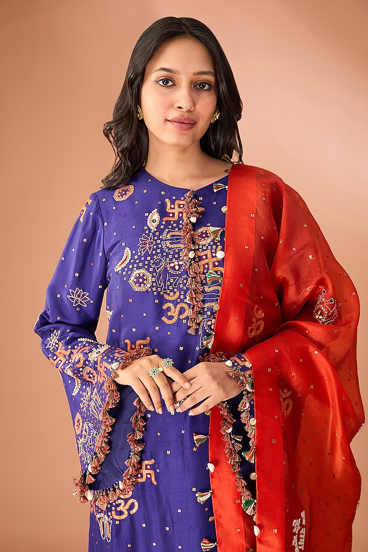 Violet Dupion Thread & Sequins Embroidered Kurta Set by Minaxi Dadoo at Pernia's Pop Up Shop