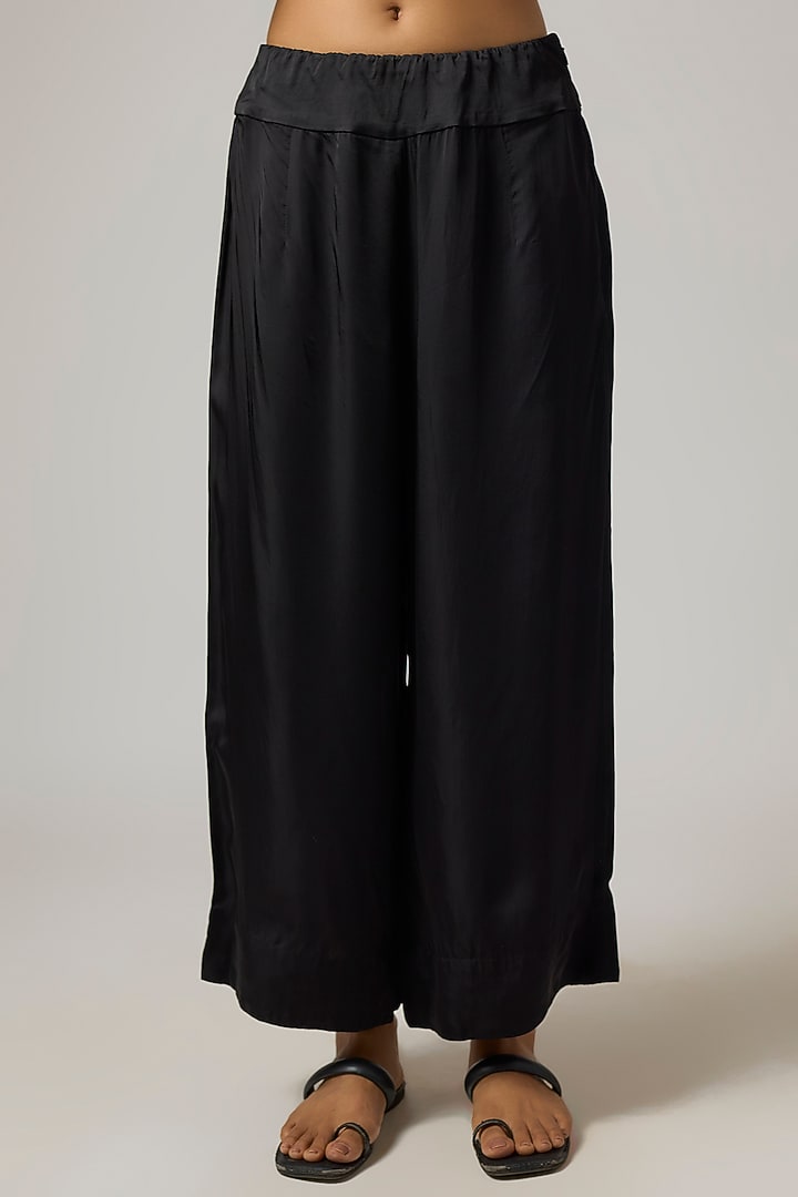 Shaded Ivory & Black Crushed Silk Patchwork Kaftan Set by Minaxi Dadoo at Pernia's Pop Up Shop