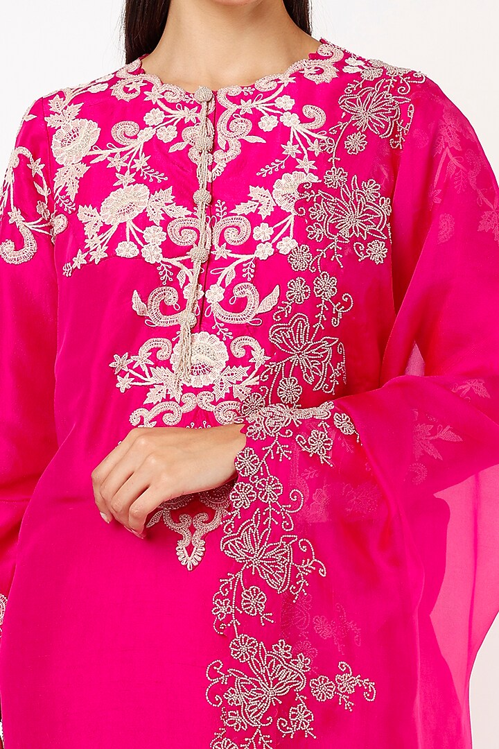 Rani Pink Embroidered Long Straight Kurta Set by Minaxi Dadoo at Pernia's Pop Up Shop