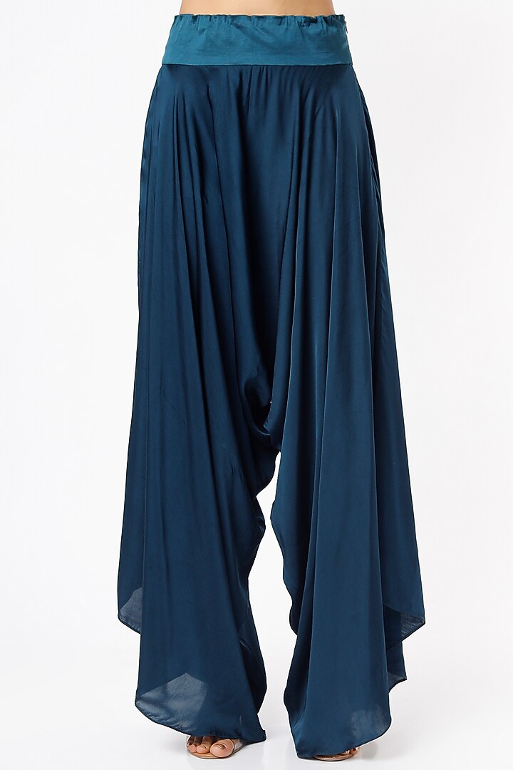 Peacock Blue Crushed Kurta Set by Minaxi Dadoo at Pernia's Pop Up Shop