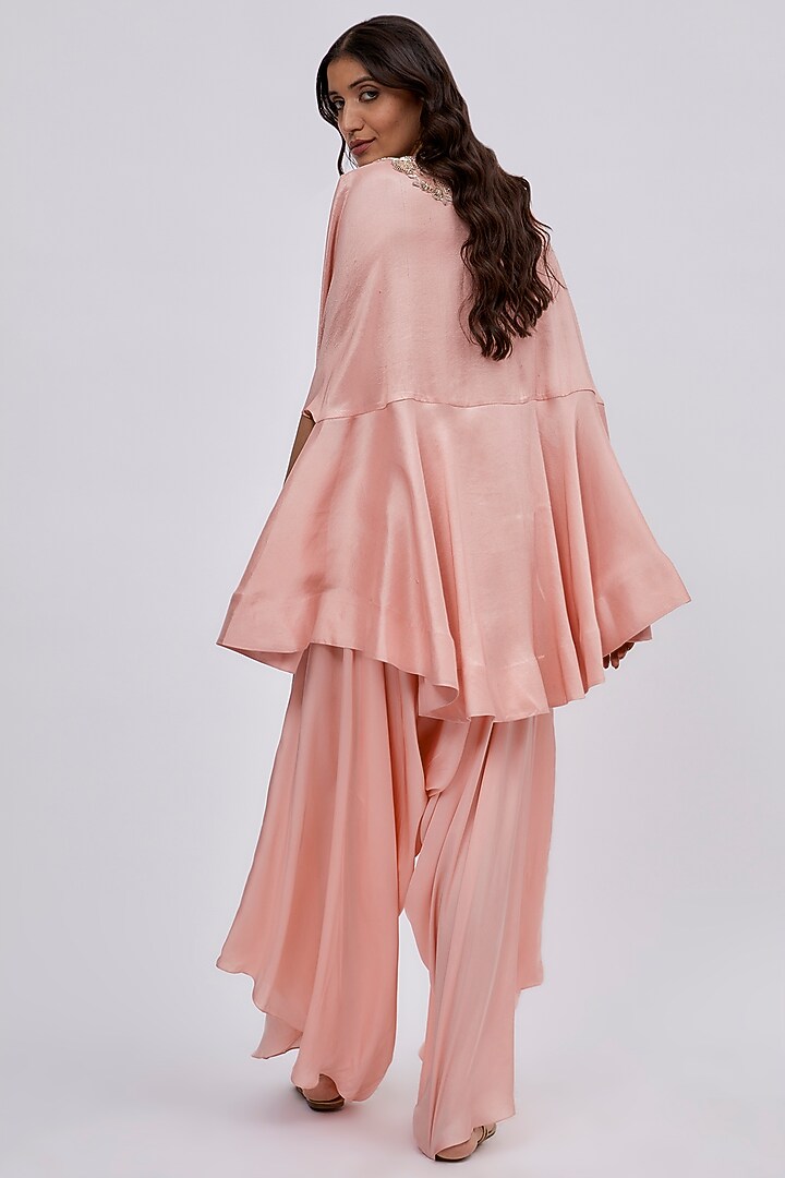 Pink Dupion Embroidered Cape Set by Minaxi Dadoo at Pernia's Pop Up Shop