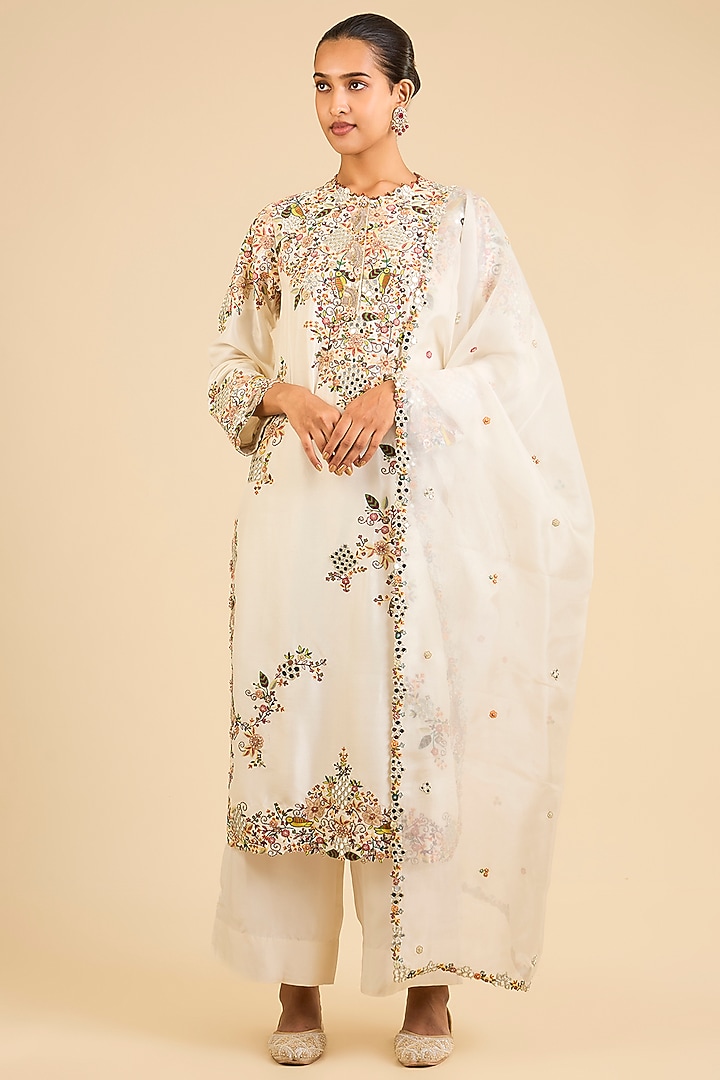 Ivory Dupion Embroidered Straight Kurta Set by Minaxi Dadoo at Pernia's Pop Up Shop