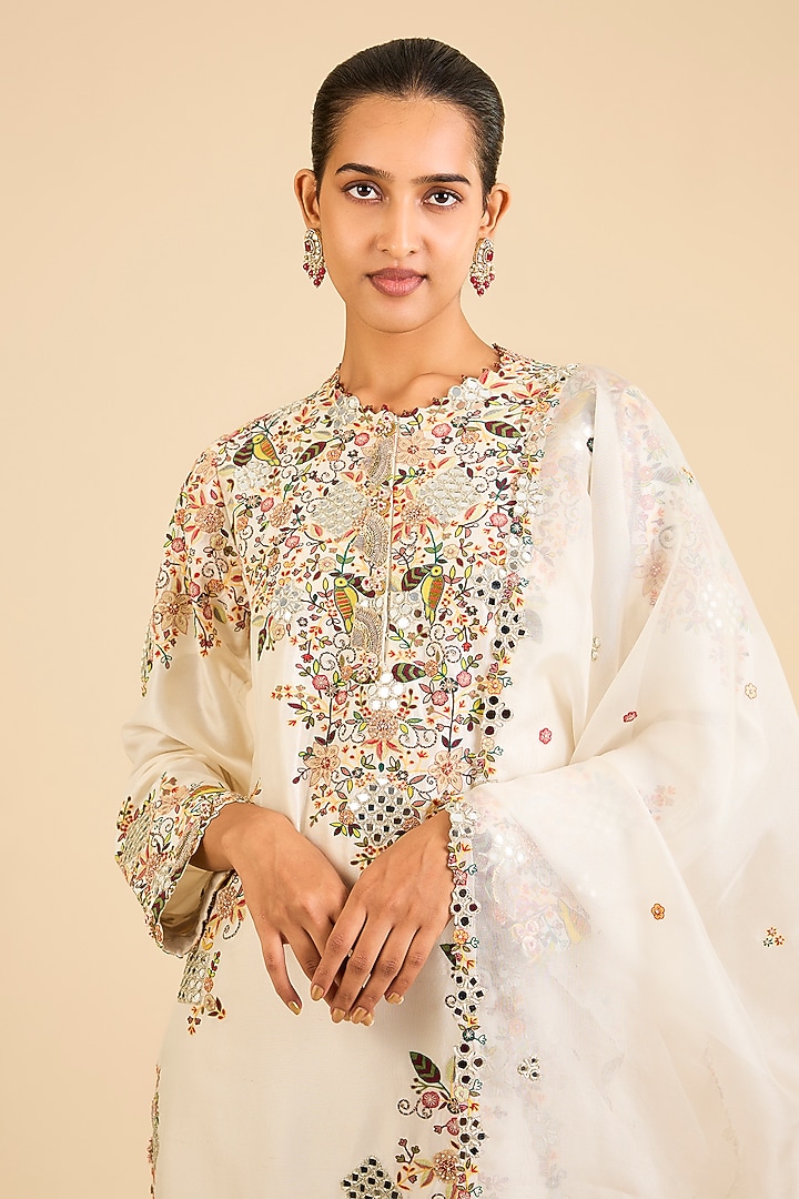 Ivory Dupion Embroidered Straight Kurta Set by Minaxi Dadoo at Pernia's Pop Up Shop