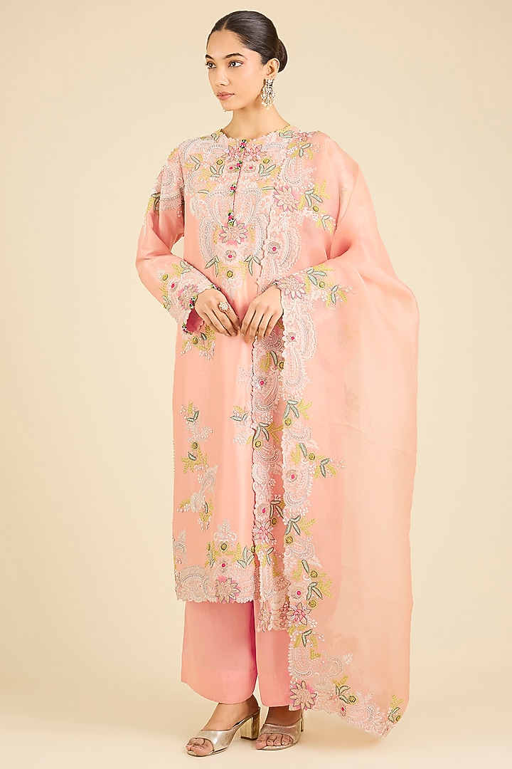 Peach Dupion Thread Embroidered Kurta Set by Minaxi Dadoo at Pernia's Pop Up Shop