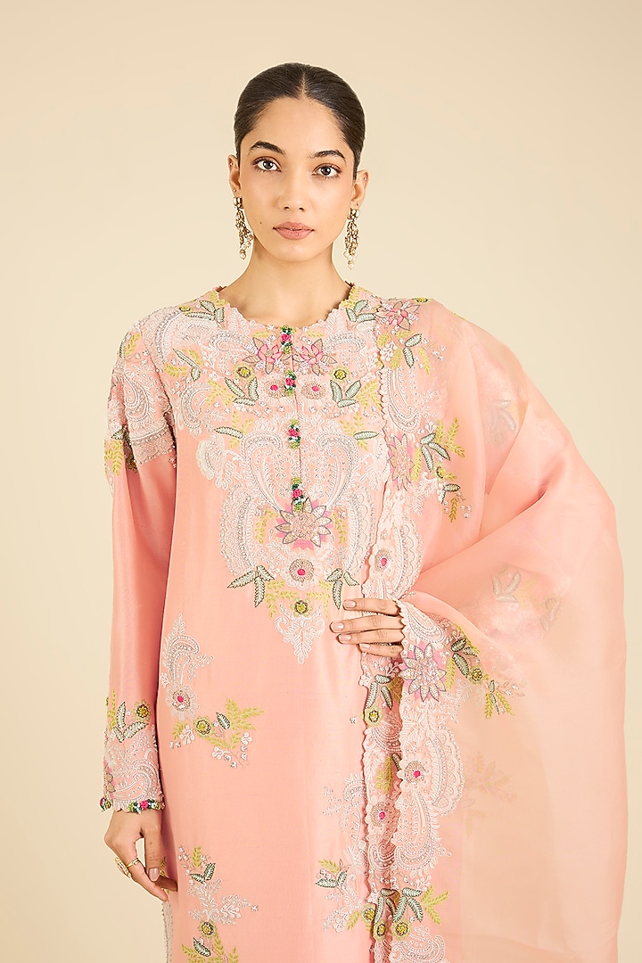 Peach Dupion Thread Embroidered Kurta Set by Minaxi Dadoo at Pernia's Pop Up Shop