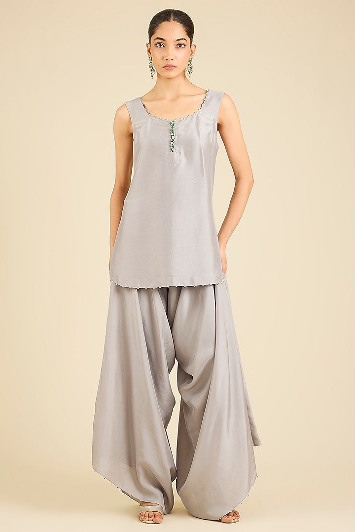Steel Grey Organza Embroidered Cape Set by Minaxi Dadoo at Pernia's Pop Up Shop