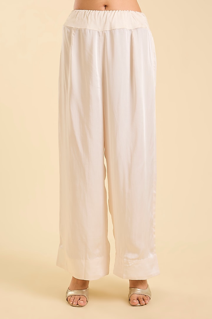 Ivory Dupion Thread Work Kurta Set by Minaxi Dadoo at Pernia's Pop Up Shop