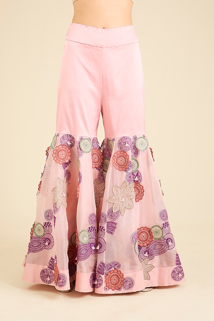 Pink Silk Embroidered Kurta Set by Minaxi Dadoo at Pernia's Pop Up Shop