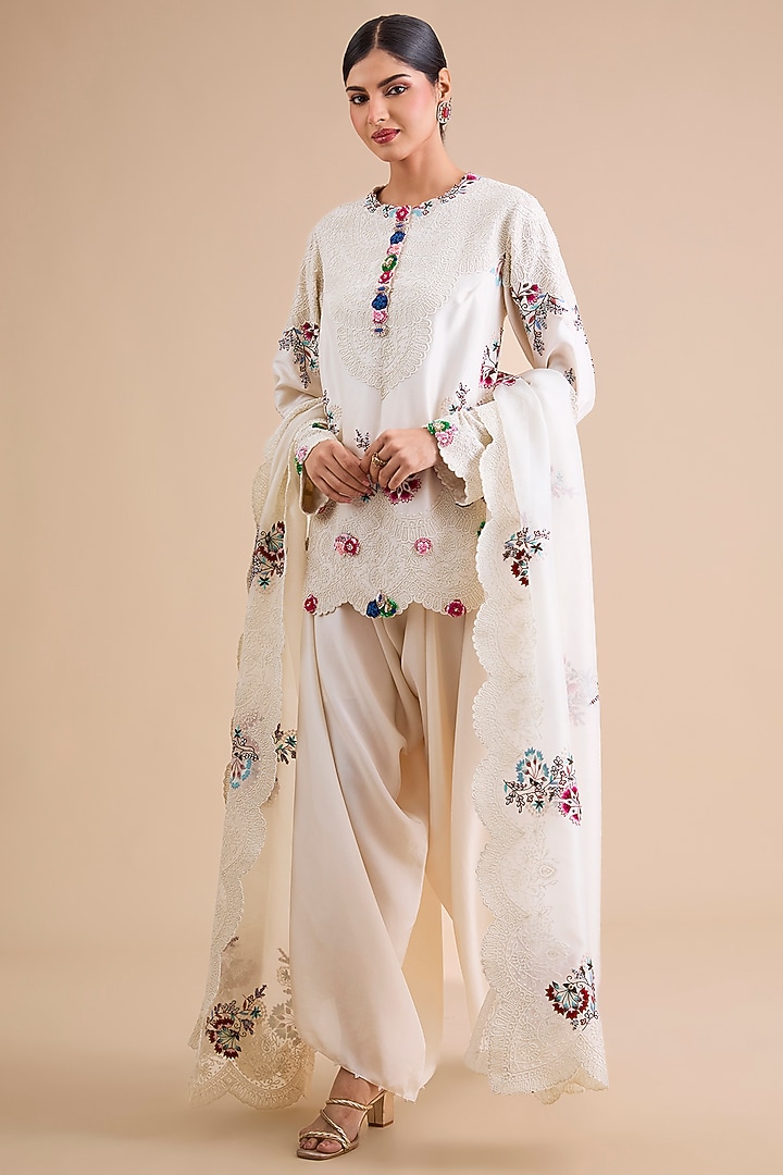 Ivory Dupion Pearl Work Kurta Set by Minaxi Dadoo at Pernia's Pop Up Shop