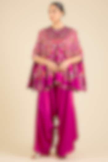 Pink Dupion & Satin Thread Embroidered Cape Set by Minaxi Dadoo at Pernia's Pop Up Shop