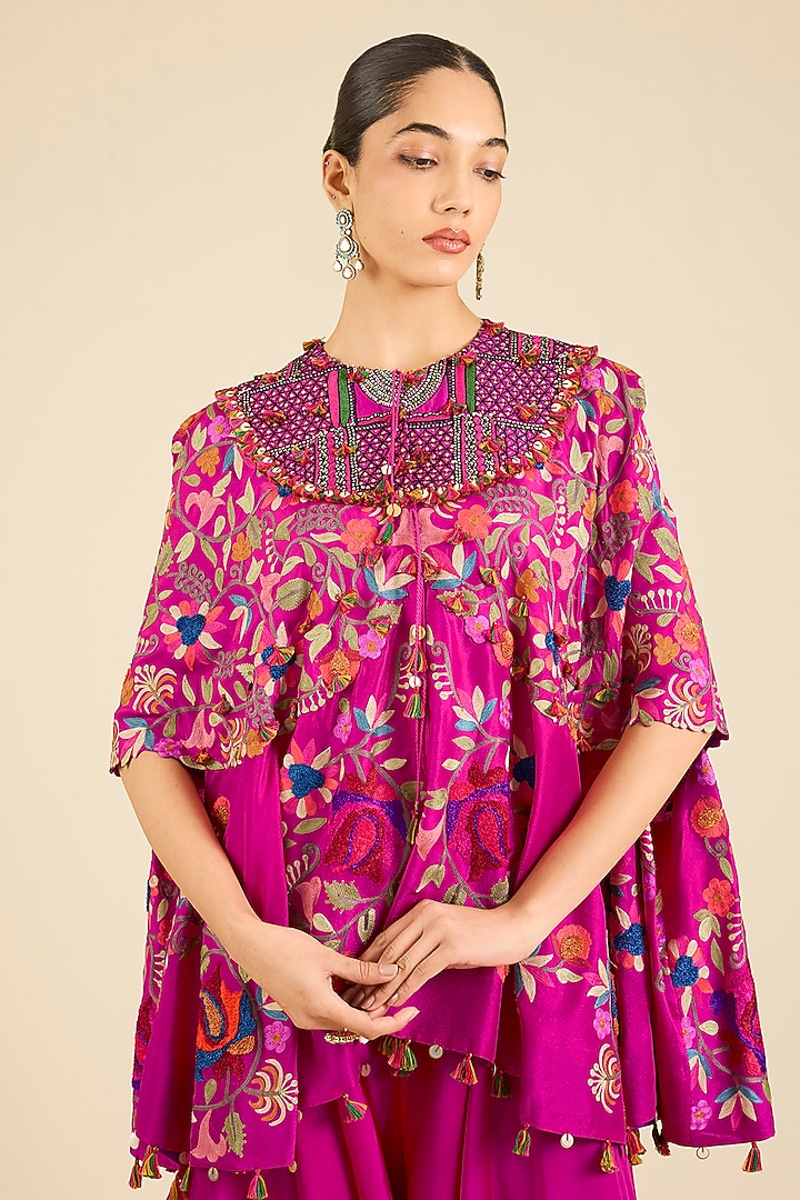 Pink Dupion & Satin Thread Embroidered Cape Set by Minaxi Dadoo at Pernia's Pop Up Shop