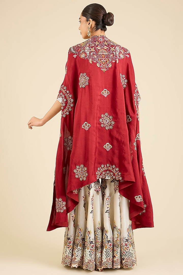 Maroon Dupion Silk Thread Embroidered Cape Set by Minaxi Dadoo at Pernia's Pop Up Shop