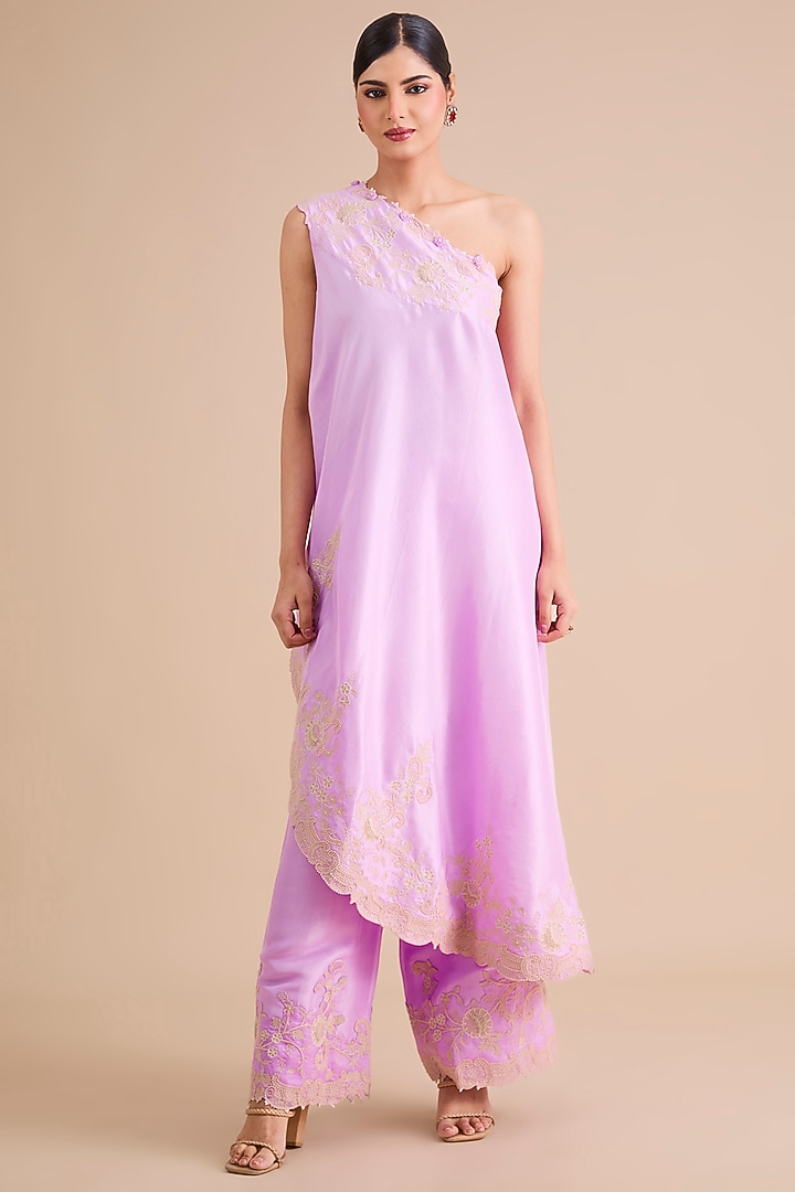 Lavender Silk Embroidered Cape Set by Minaxi Dadoo at Pernia's Pop Up Shop