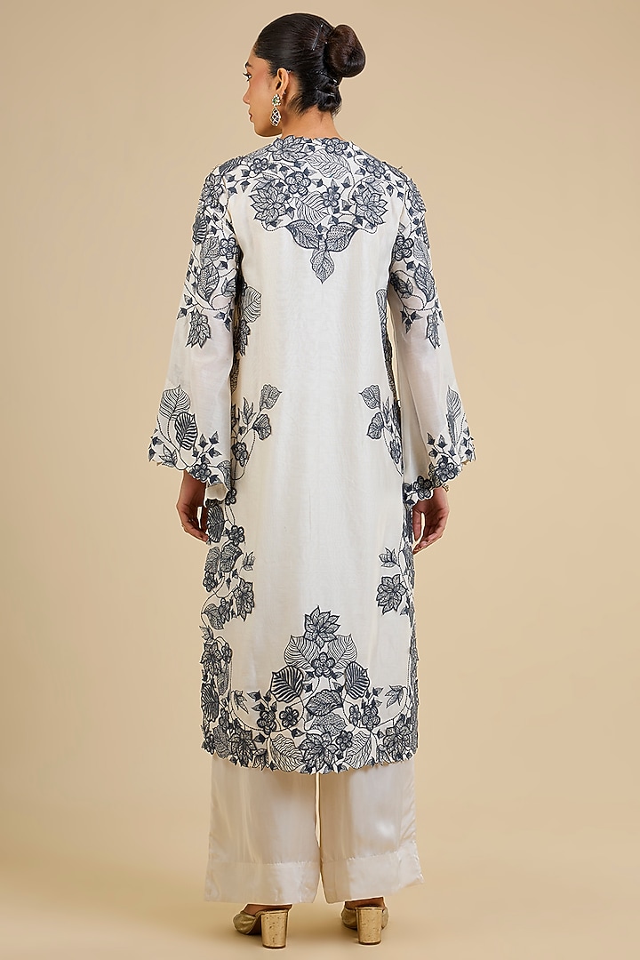 White Dupion Threadwork Straight Kurta Set by Minaxi Dadoo at Pernia's Pop Up Shop