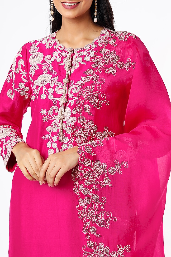 Rani Pink Embroidered Kurta Set by Minaxi Dadoo at Pernia's Pop Up Shop