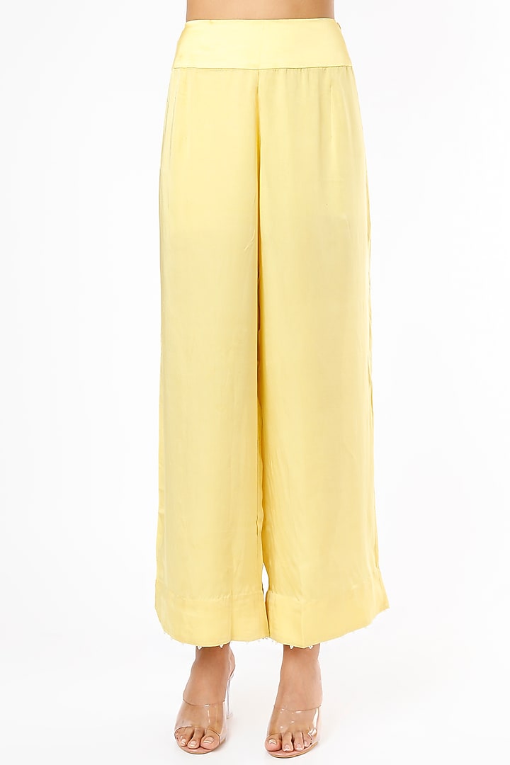 Yellow Floral Organza Cape Set by Minaxi Dadoo at Pernia's Pop Up Shop