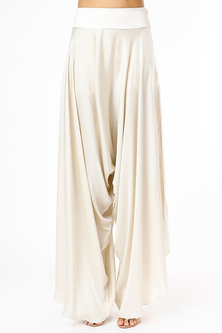 Ivory Chanderi Cape Set by Minaxi Dadoo at Pernia's Pop Up Shop
