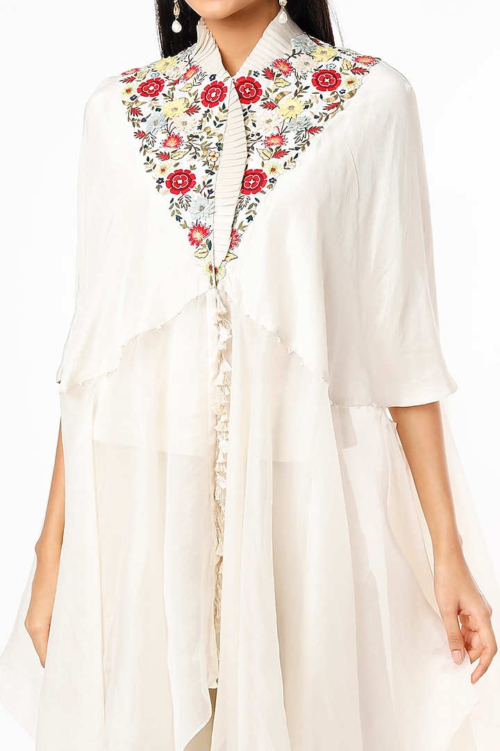 Ivory Chanderi Cape Set by Minaxi Dadoo at Pernia's Pop Up Shop